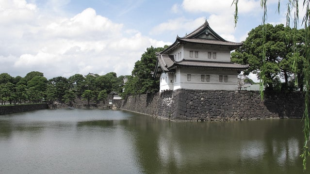 imperial-palace-tokyo-japan